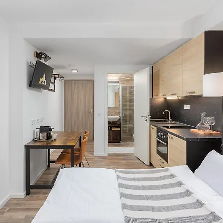 Maxim Aparthotel *